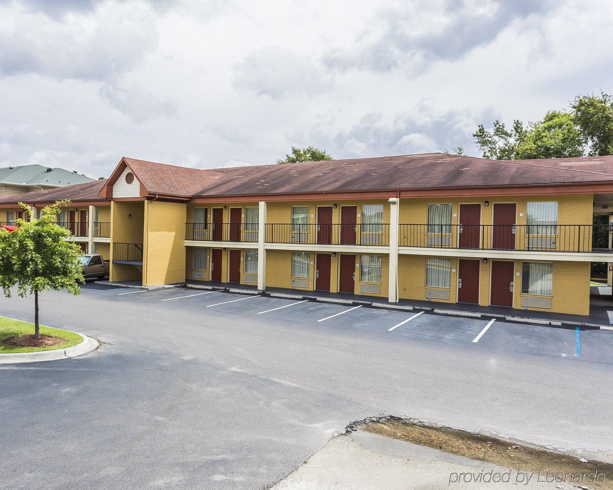 Econo Lodge Coliseum Charleston Exterior foto